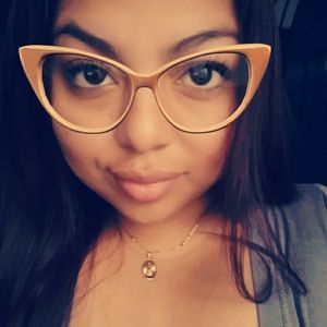 Meet your Posher, Evelin